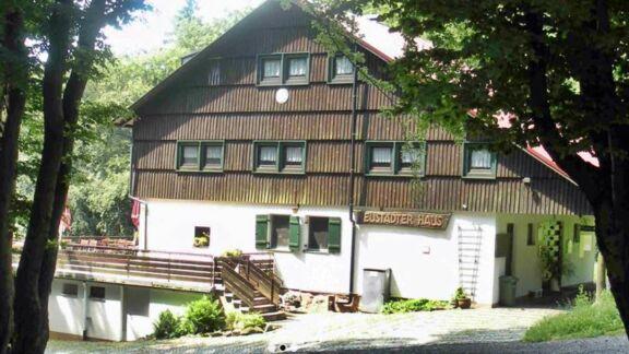 Berggasthof Neustadter Haus Wanderhutte Gasthof In Bischofsheim Rhon